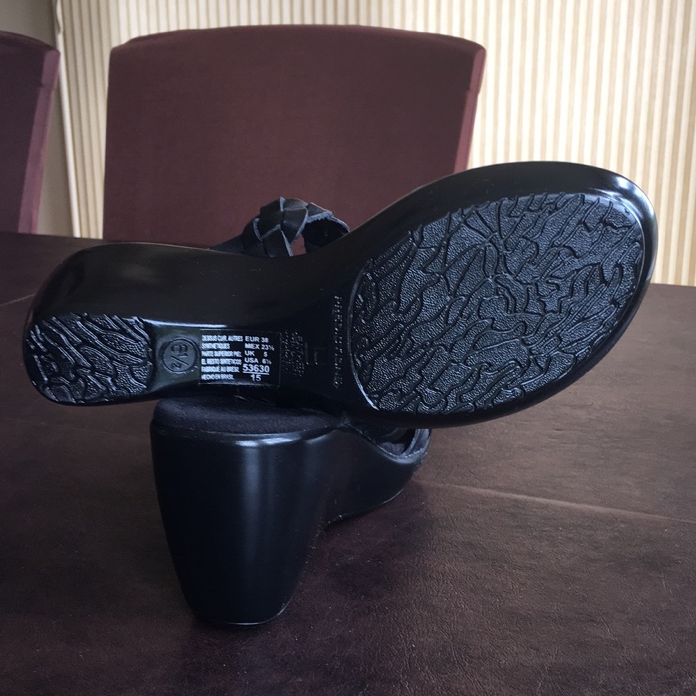 Predictions Sandals - Picture 5 of 6